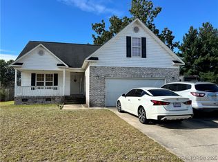 136 Mosswood Dr, Raeford, NC 28376