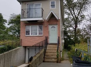 528 Beach 44 St, Far Rockaway, NY 11691