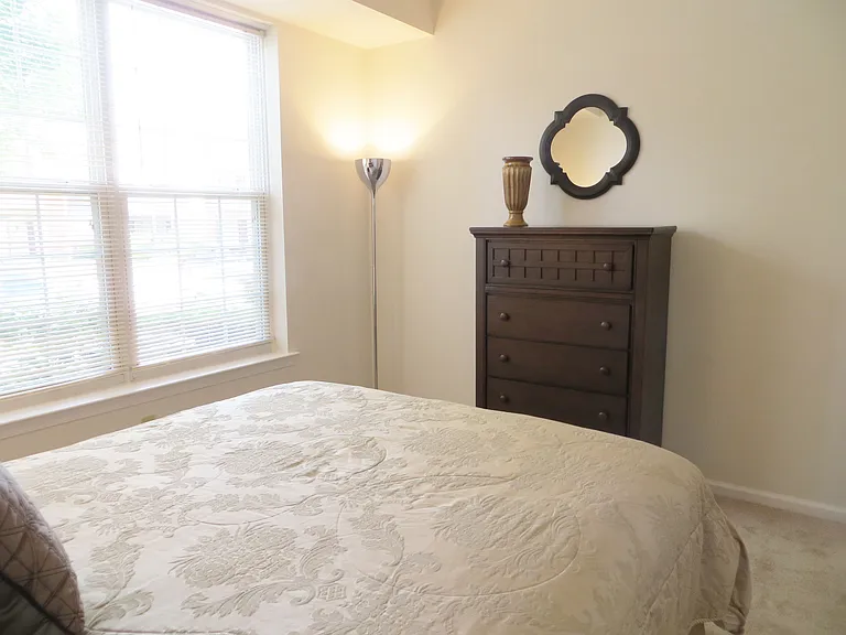Second bedroom.