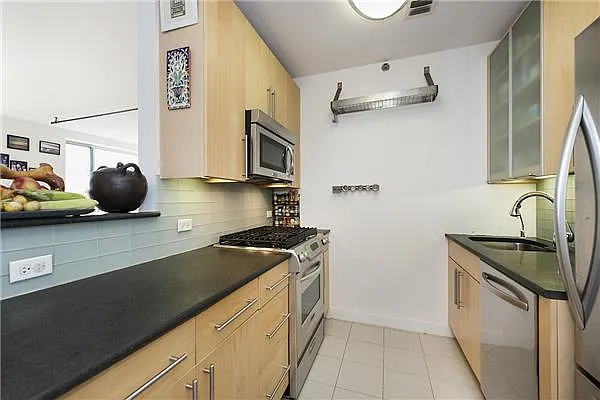 Sold by Bohemia Realty Group | media 12