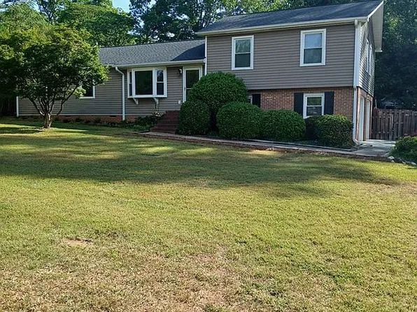 18 Woodwind Dr, Spartanburg, SC 29302