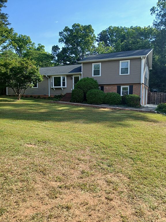 18 Woodwind Dr - Property Image