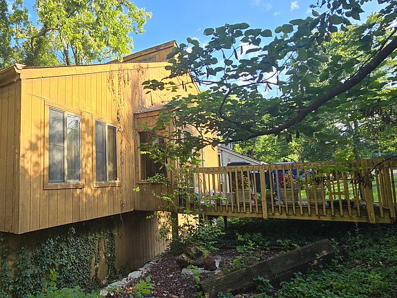 3rd image of 3363 Sutherland Dr