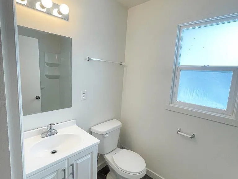 1054 W Goodyear Ave #F — Photo 3