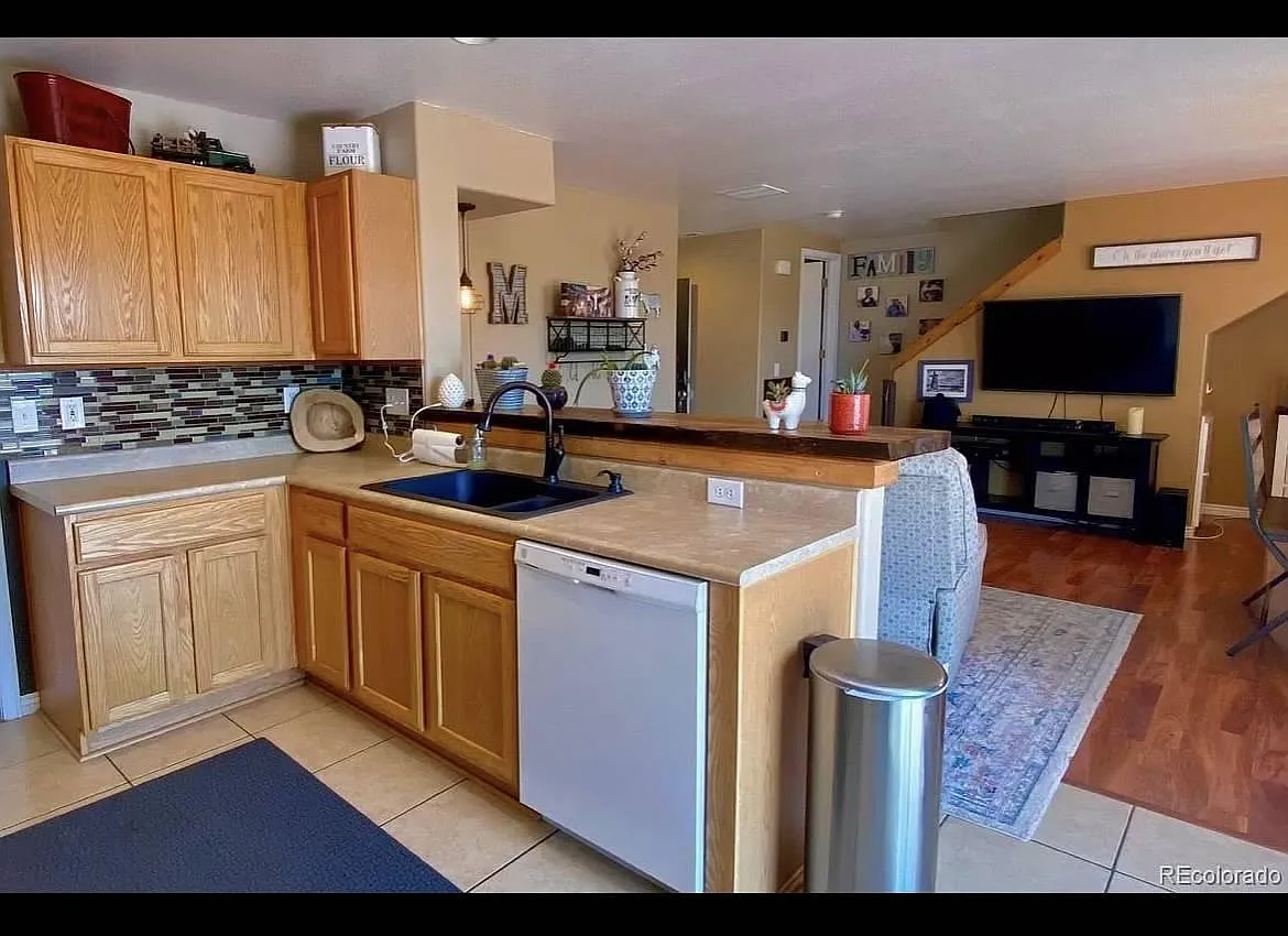 851 Willow Dr — Photo 4