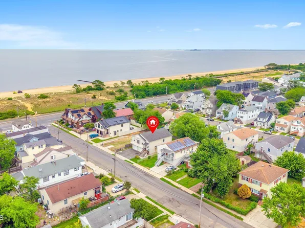 10 Oceanview Avenue, Keansburg, NJ 07734
