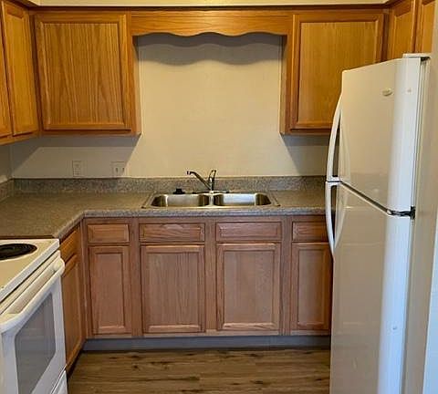5th image of 1001 E Pearl St APT C