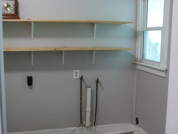 4th image of 4955 Blandville Rd