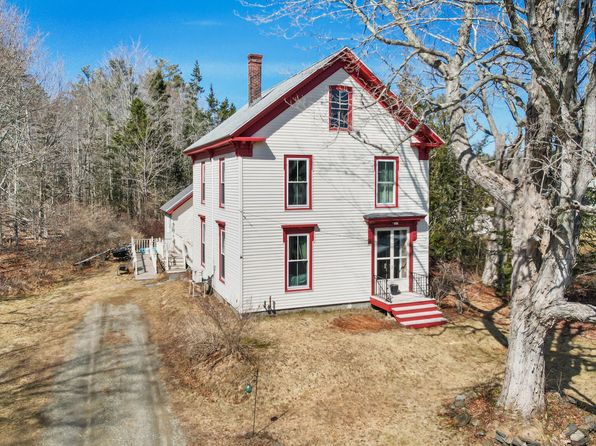 16 Union Street, Searsport, ME 04974