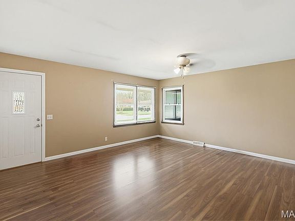 3rd image of 116 Terrace Dr