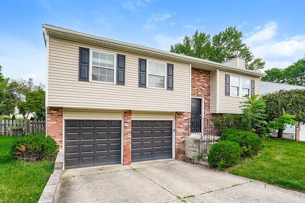3 bed, 2.5 bath, 1408 sqft, $2,320 — Photo 4