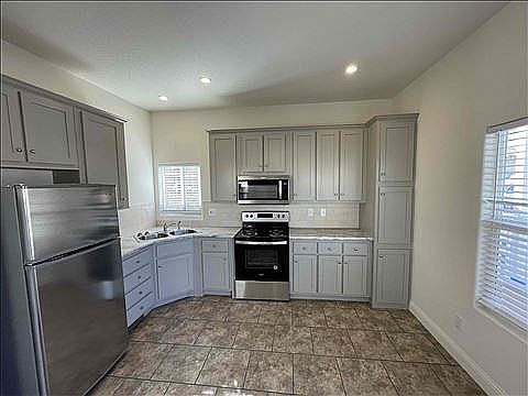 4th image of 4220 E Main St #49