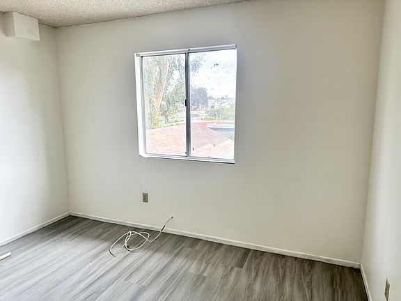 5th image of 6950 Bullock Dr
