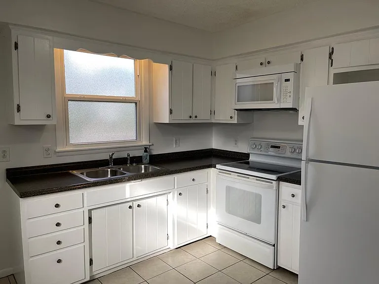 3112 Lealand Ln #A — Photo 8