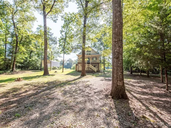 568 Bass Dr, Eutaw, AL 35462