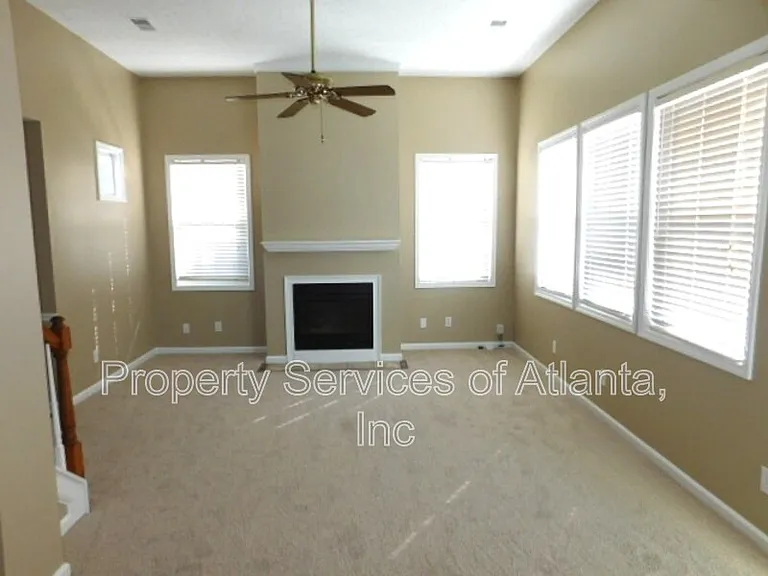 311 Windcroft Cir NW — Photo 5