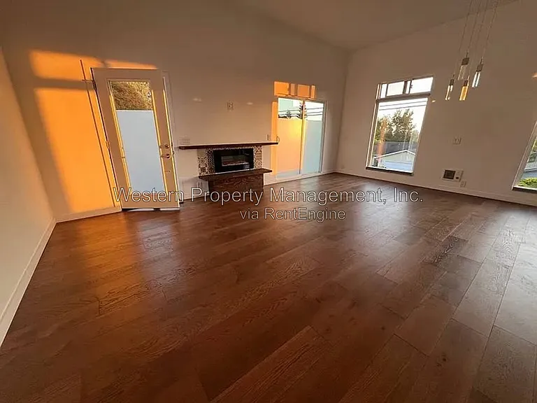 721B Clubhouse Dr — Photo 5