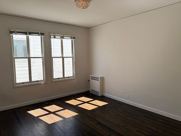 4th image of 3055 Scott St #4