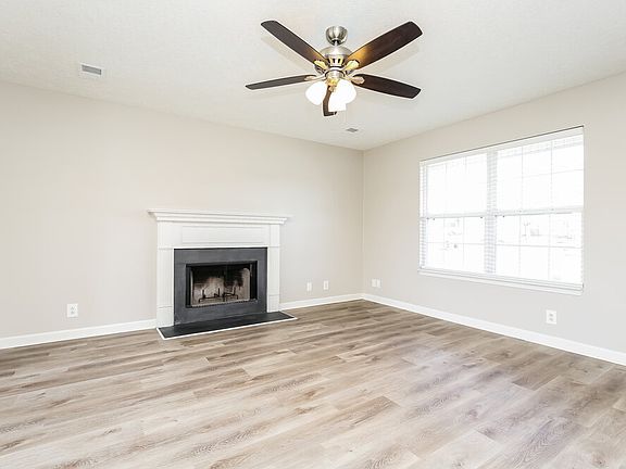 4th image of 1111 Nahanee Ct