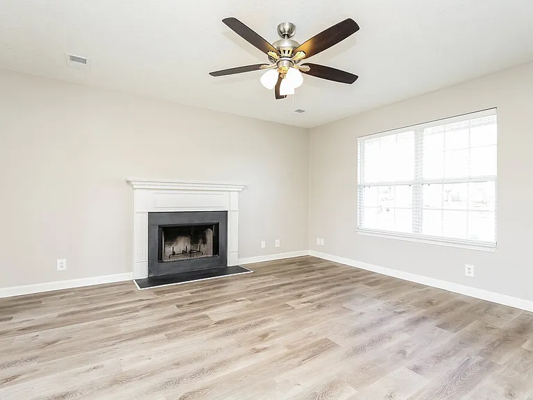 1111 Nahanee Ct — Photo 4