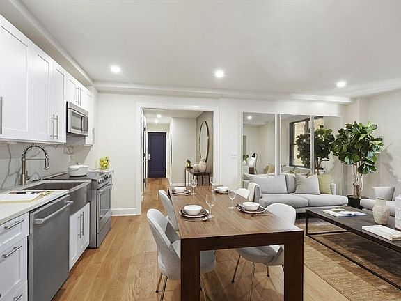 4th image of 160 E 48th St #Penthouse U3