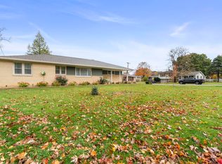 101 Brentwood Dr, East Peoria, IL 61611