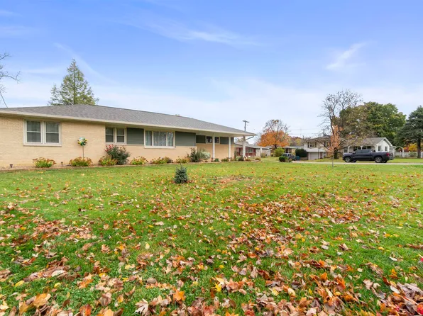 101 Brentwood Dr, East Peoria, IL 61611