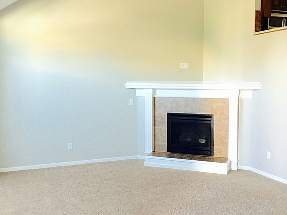 3rd image of 2112 Birch St
