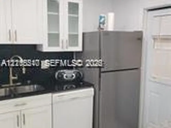 211 NE 8th Ave APT 207, Hallandale, FL 33009