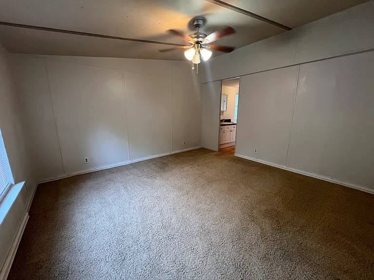 10160 SE Sunset Harbor Rd — Photo 10