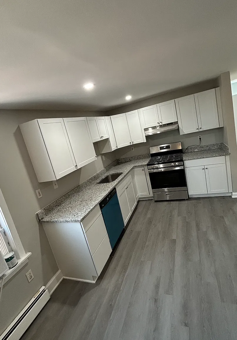1 bed, 425 sqft, $1,100 — Photo 1