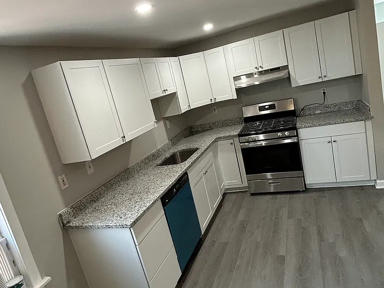 113 W 22nd St #3 — Photo 1