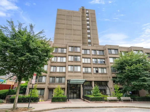 1731 Beacon St APT 706, Brookline, MA 02445