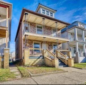 9500 Charest St, Hamtramck, MI, 48212