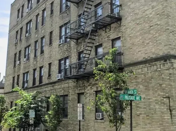 4310 Palisade Avenue image 1 of 1