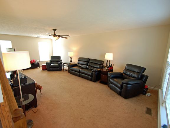 3rd image of 1471 Stretch Dr