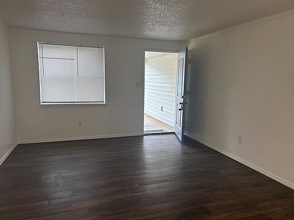 5th image of 3913 Teal Dr
