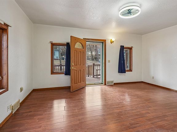 4th image of 200 Jefferson St