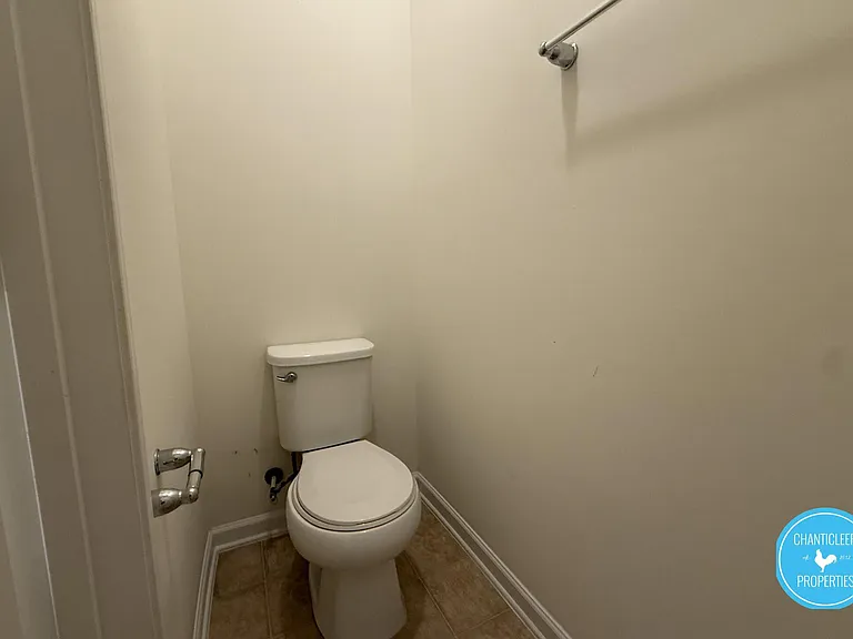 49 E Grove Point Dr — Photo 11