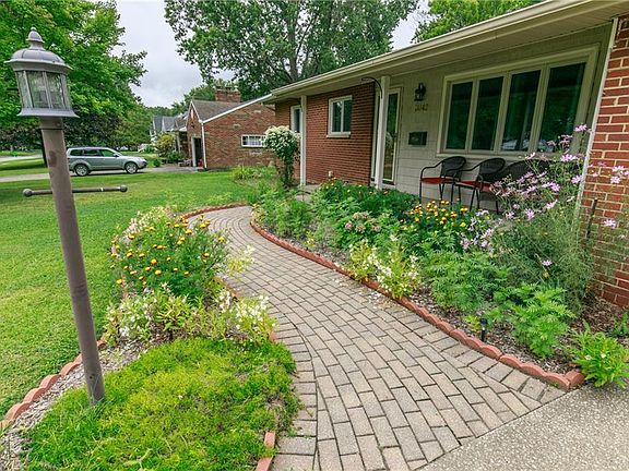 4th image of 3642 Lakeview Blvd
