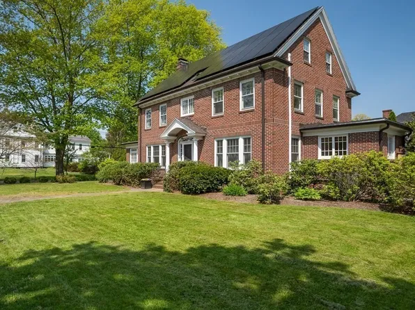 197 Amity St, Amherst, MA 01002