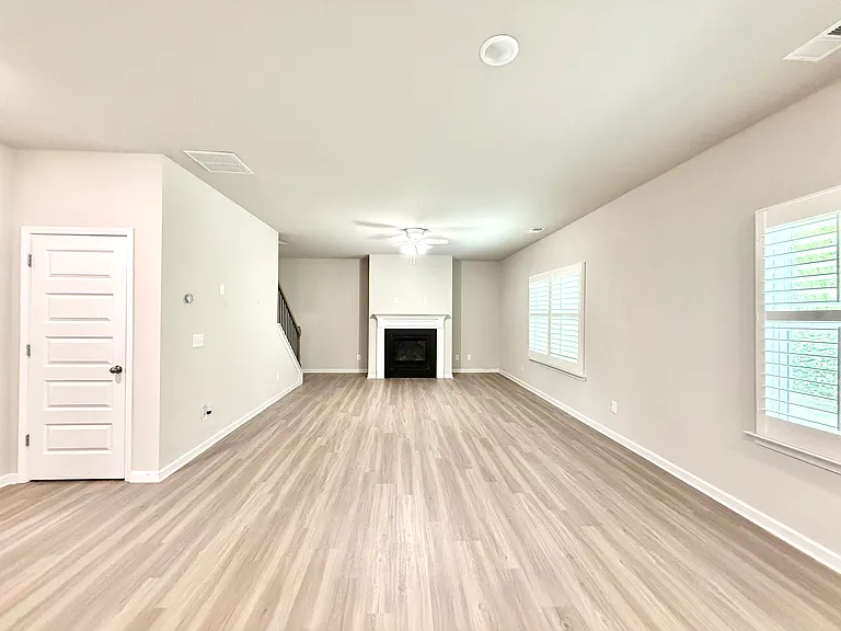 155 Brinson Cir — Photo 6