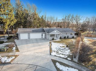 1601 Thomas Ct, Manitowoc, WI 54220