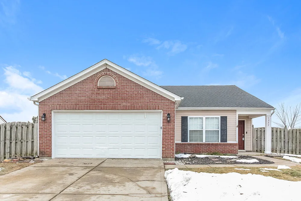 3 bed, 2.0 bath, 1418 sqft, $2,030 — Photo 1