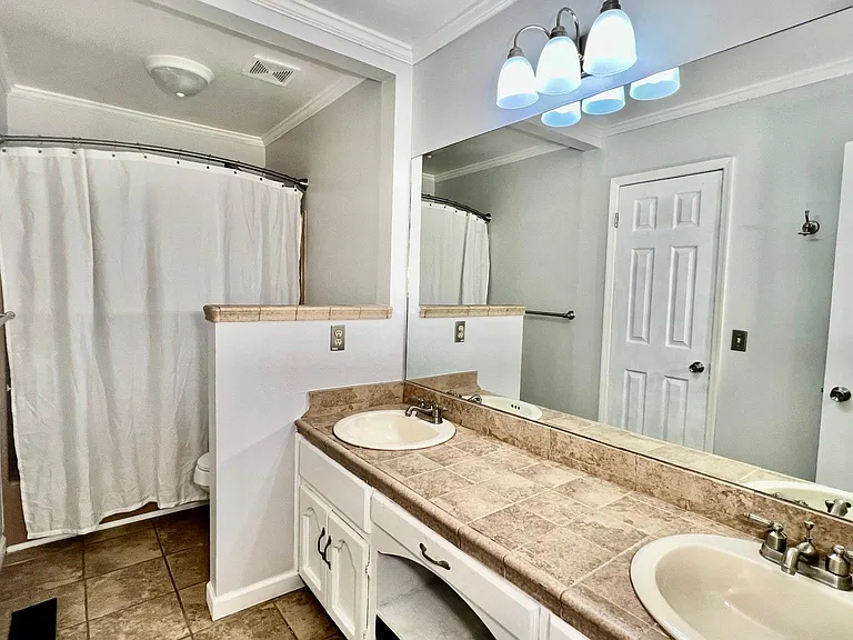 208 Timberlake Dr — Photo 18