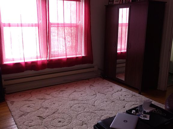 2nd image of 2131 N Dayton St #206