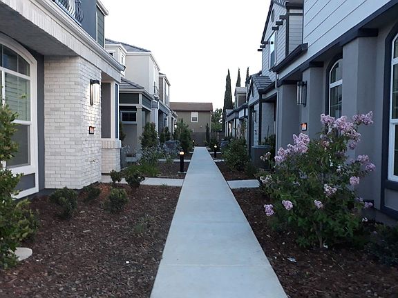 4th image of 3285 Falcon Ct