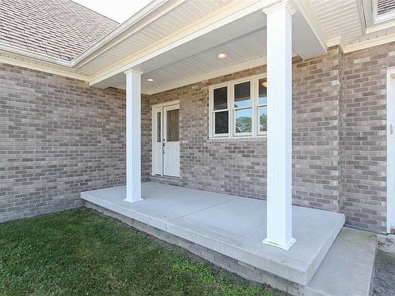 3rd image of 1017 Governors Ln