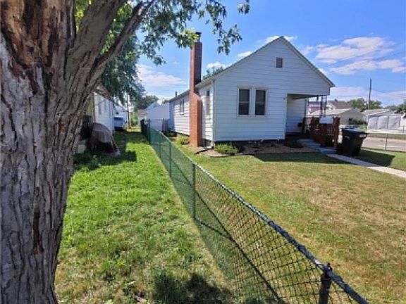 4th image of 731 S Harris Ave
