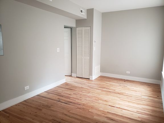 2nd image of 824 W Cuyler Ave APT 310